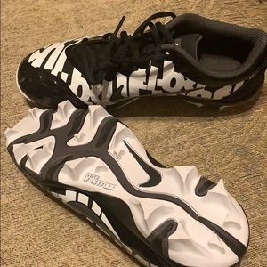 Women Nike softball cleats. New never worn.